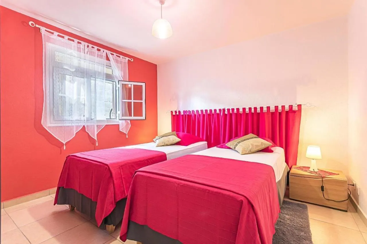 Appartement Charmant A Le Moule, Avec Piscine Partagee 0*,  Guadeloupe