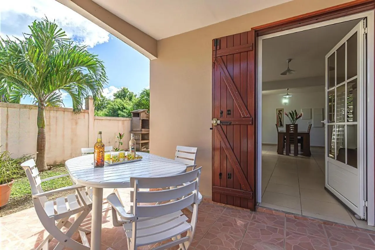 Appartement Charmant A Le Moule, Avec Piscine Partagee 0*,