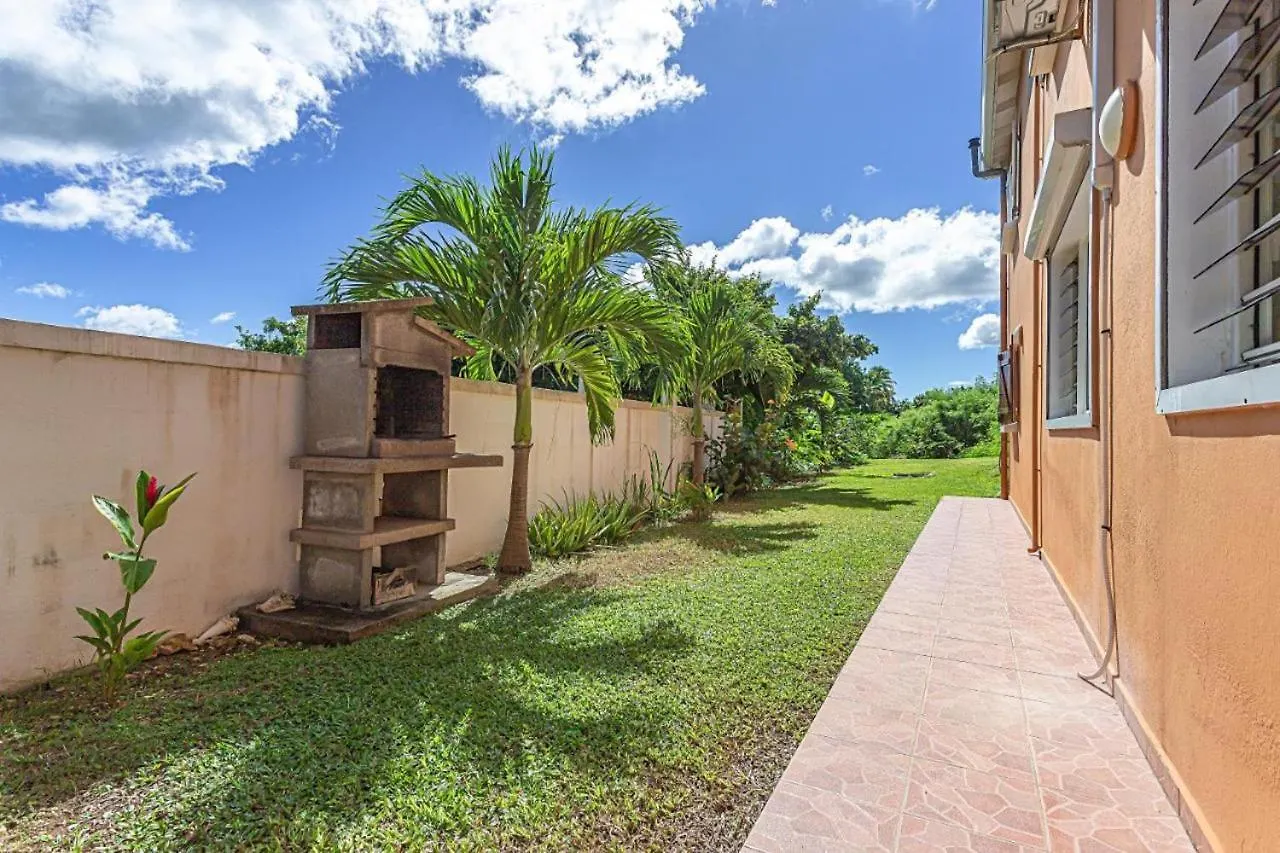 Appartement Charmant A Le Moule, Avec Piscine Partagee Guadalupe